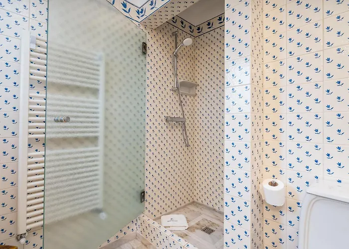 Spacious With Sea View, Tennis & Golf Garden #1963 *